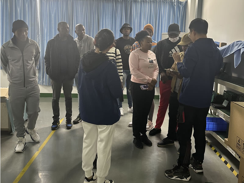 綿陽非洲留學生團參訪我司工廠，共促中外國際交流與商務合作新篇章！6.jpg