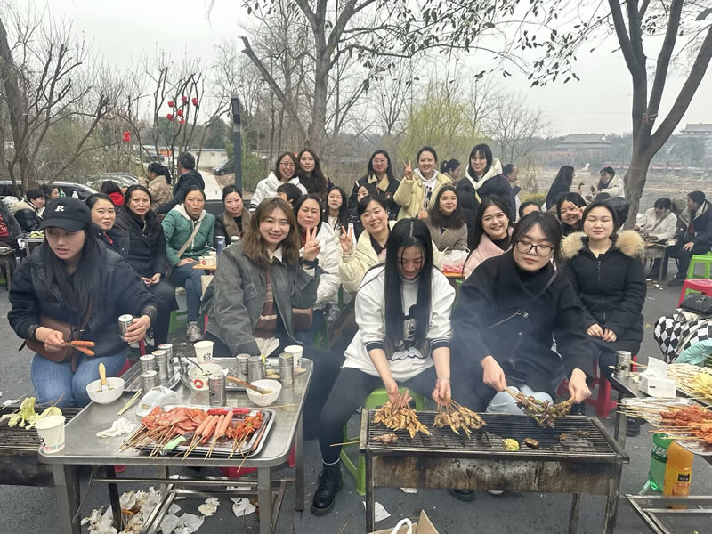 綿陽市先鋒醫(yī)療器械有限公司—— 慶?！?.8婦女節(jié)”，共赴燒烤盛宴，致敬巾幗風(fēng)采2.jpg